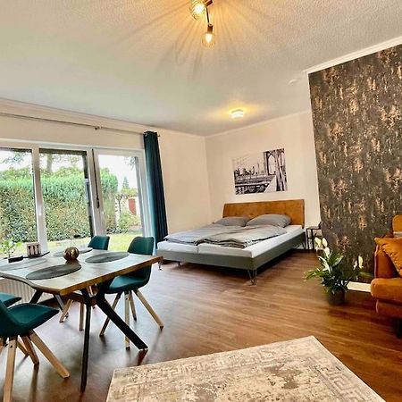 Studioappartement Mit Privatgarten In Ruhiger Wohnsiedlung ノイミュンスター エクステリア 写真
